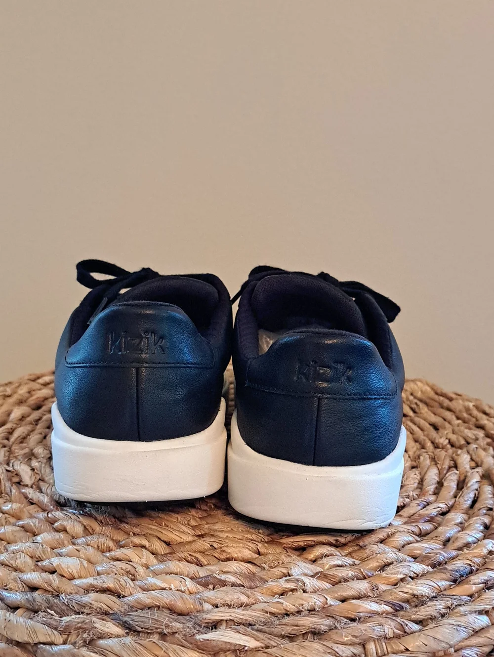 KIZIK Women Vegas 2 Black Leather Athleisure/Comfort Sneakers Cream Soles 7-7.5